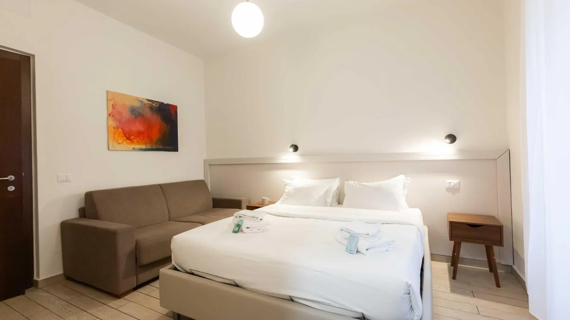 Renovated 2-Bdr Flat Statuto - Zen 51 Apartment Rome