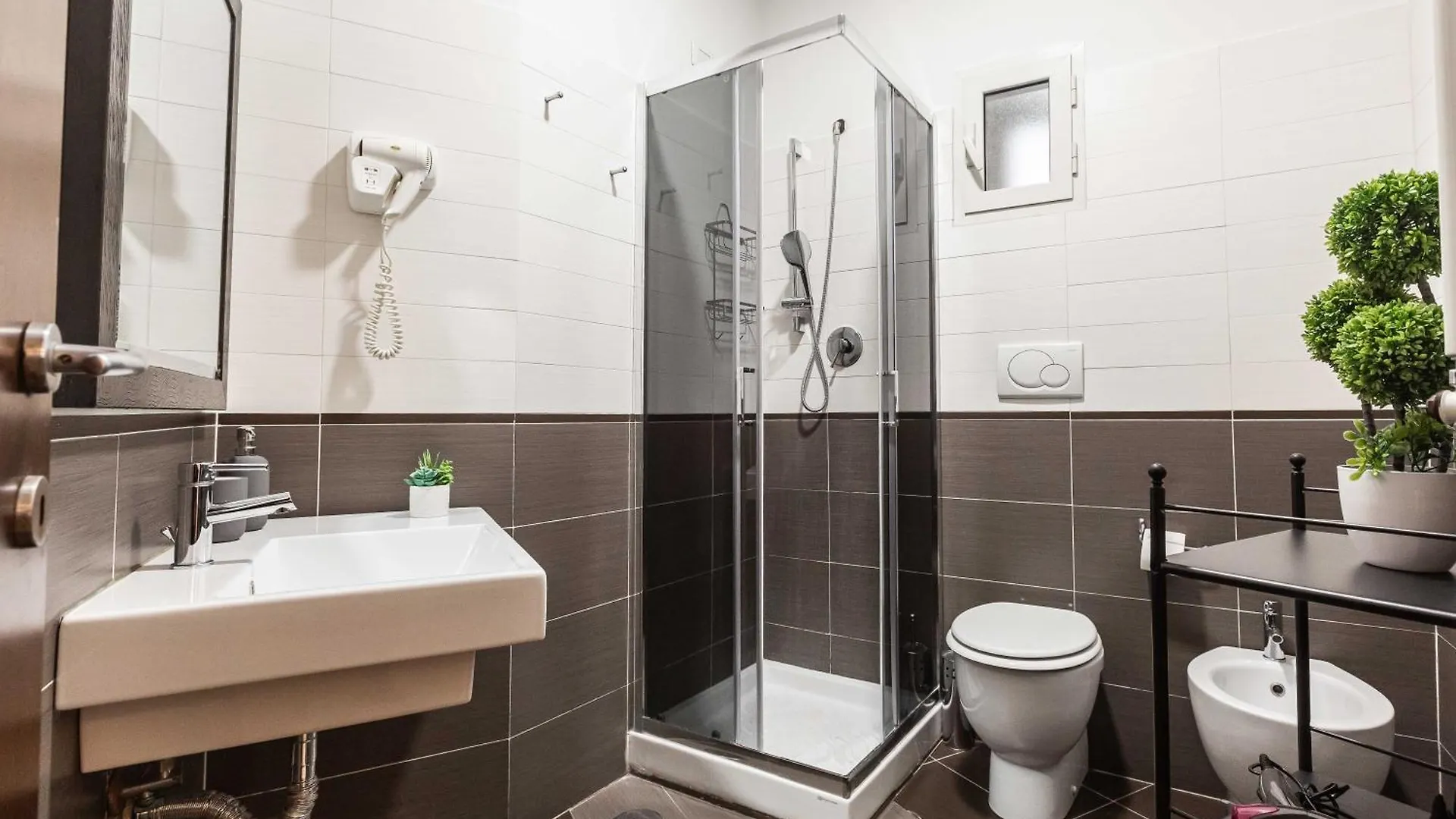 Renovated 2-Bdr Flat Statuto - Zen 51 Apartment Rome